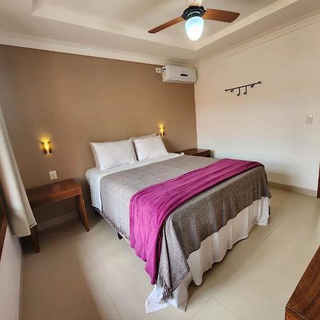 Pousada Camaras Алту-Параизу-ди-Гояс Экстерьер фото